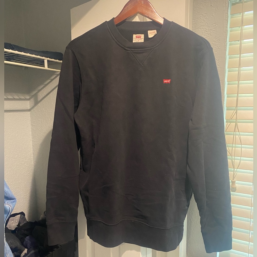 LEVIS BLACK CREWNECK SIZE SMALL